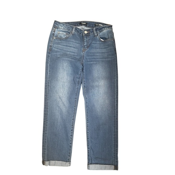 KENSIE "Tell Me Something Pretty"
Capri Jeans Size 27 Medium Wash Whiskers EUC - Picture 2 of 15